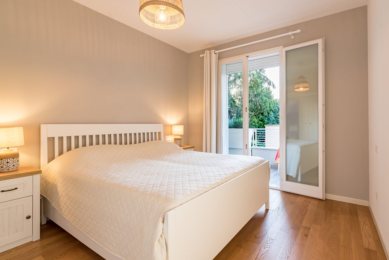 Viale Tevere — camera matrimoniale dell'appartamento in gestione a Riccione | HPS Immobiliare