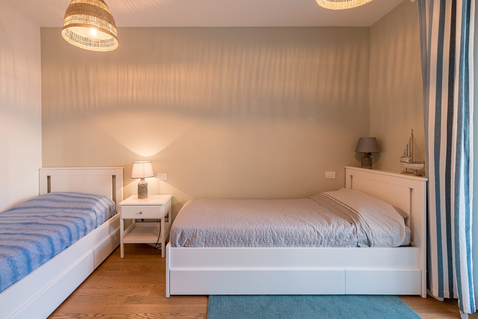 Viale Tevere — seconda camera con due letti dell'appartamento in gestione a Riccione | HPS Immobiliare
